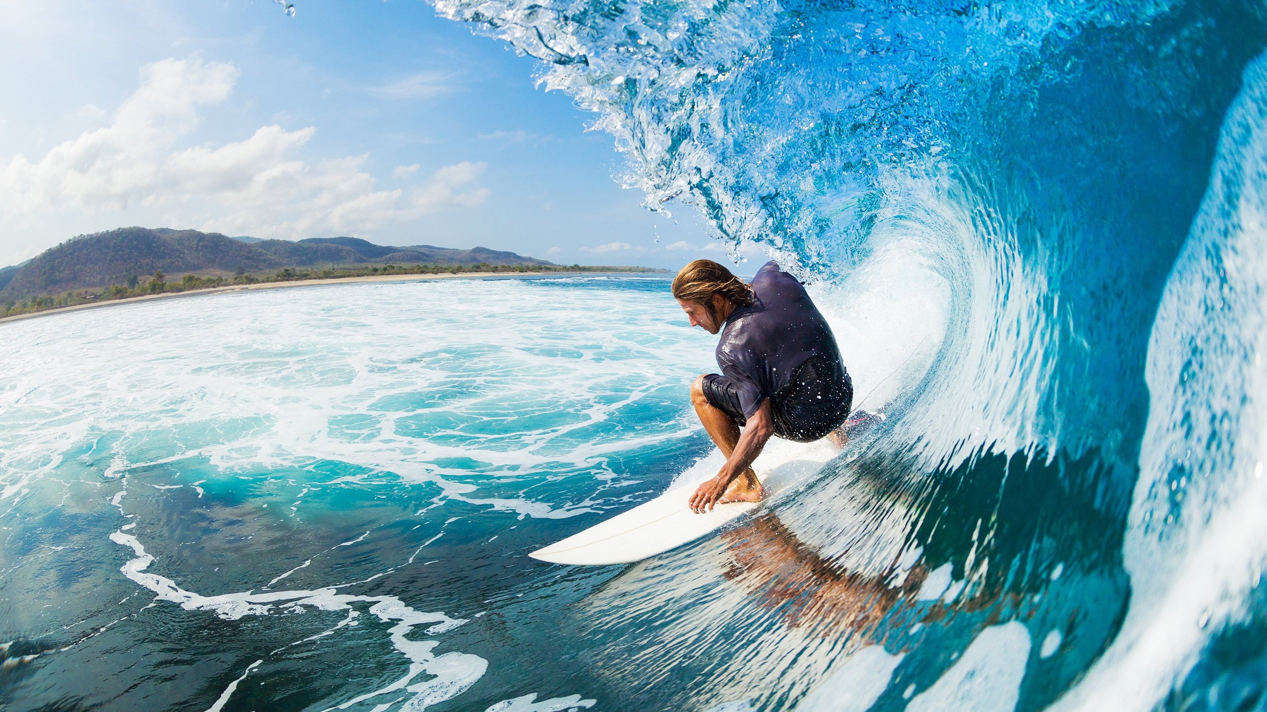 AYX官网-李恩：全黑队中场核心，用精准传球和出色防守统治比赛，李恩采访视频