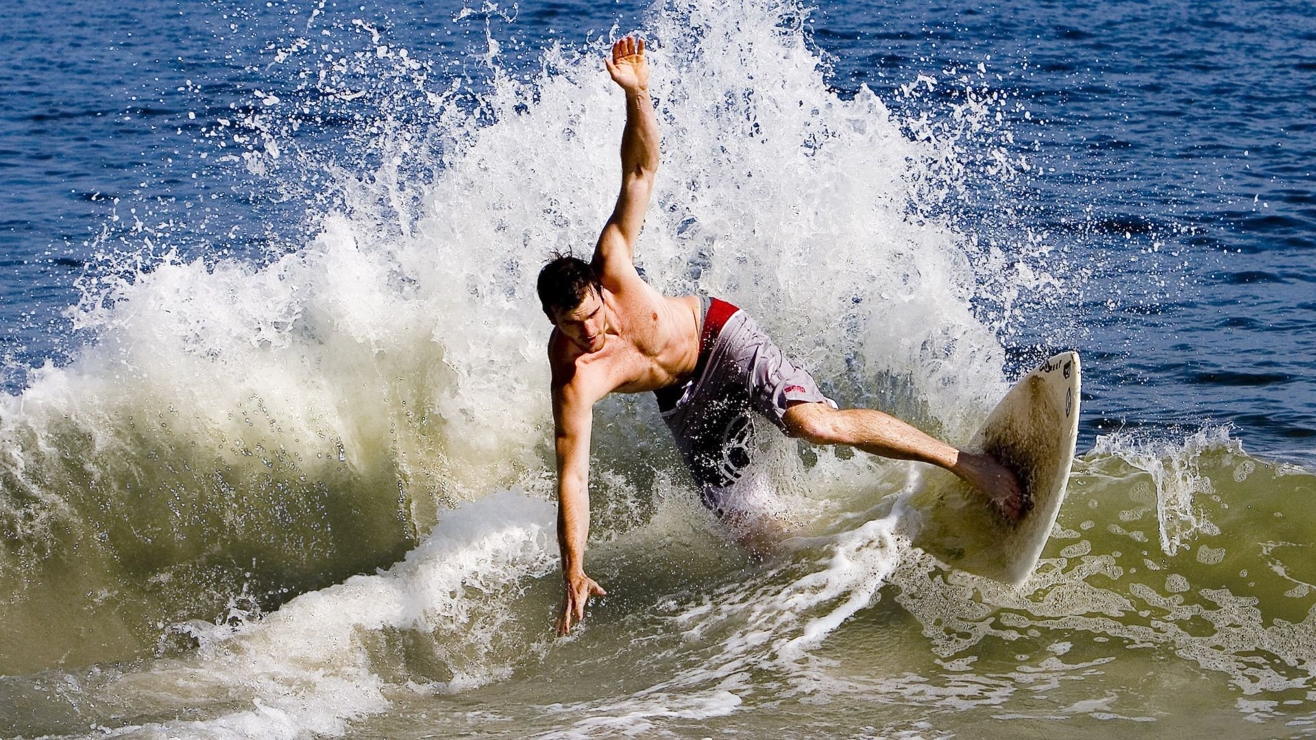 英超临门一脚:奇迹进球点燃现场激情,英超精彩进球集锦